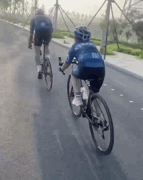 骑行吃瓜最新事件爆料,揭秘网络热议背后的真相与争议